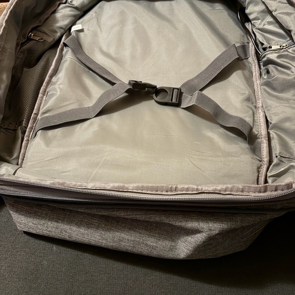 Lumesner Carryon Travel Backpack, Extra Large 40L flight Approved Bag unisex - Picture 6 of 6